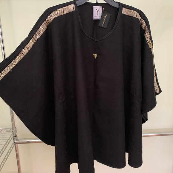 Poncho - Picture 1 of 3